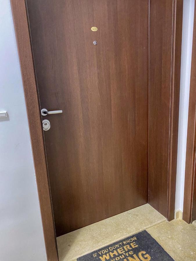 Stylish Urban Apart New 2021 Close To The Beach فارنا المظهر الخارجي الصورة