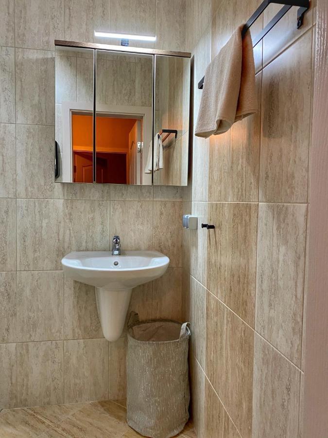 Stylish Urban Apart New 2021 Close To The Beach فارنا المظهر الخارجي الصورة